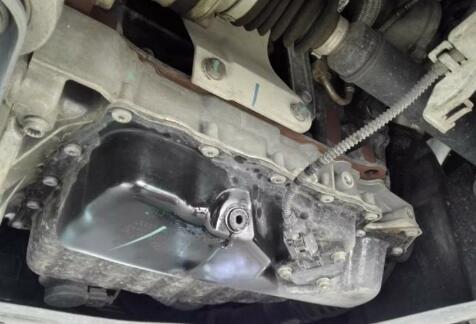 發(fā)動機油底殼螺絲可以纏生料帶嗎？