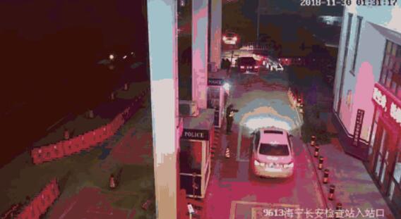 凌晨4點睡在路口、不顧孕妻強行闖卡、二進宮…