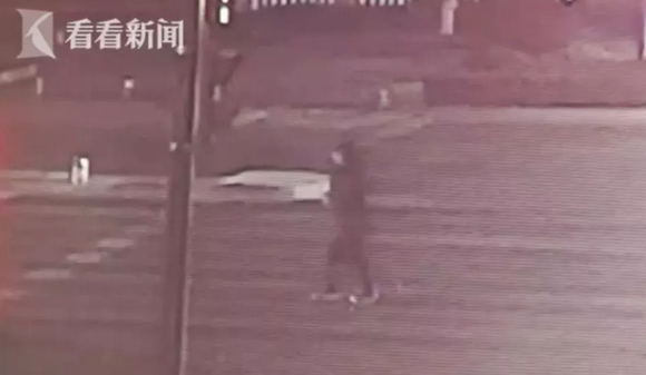 【震驚】男子撞死人逃逸,讓哺乳期媳婦頂包!更離